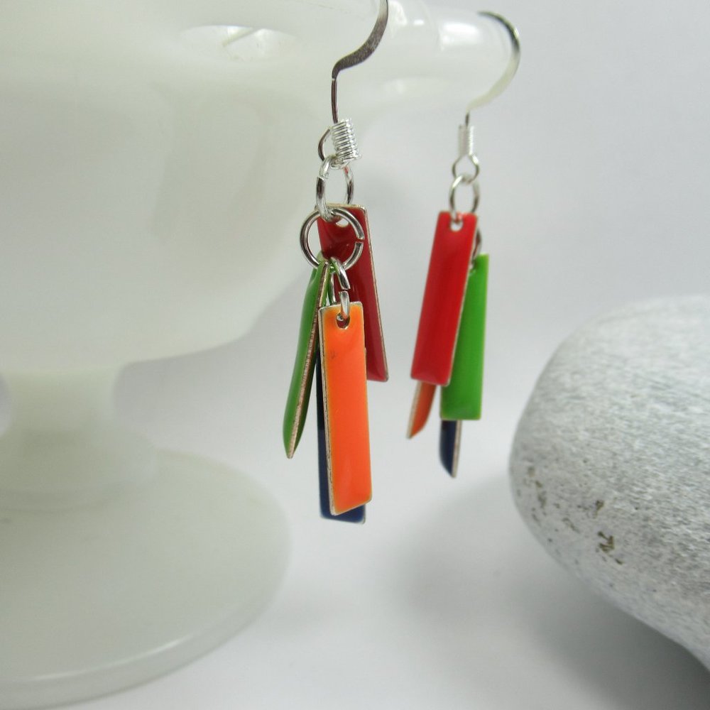 Enamel rectangle dangle earrings - Picture 3 of 9